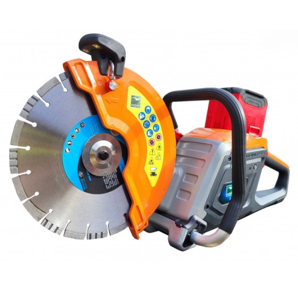 BELLE BATTERY CONSAW 82V BATERRY AND CHARGER