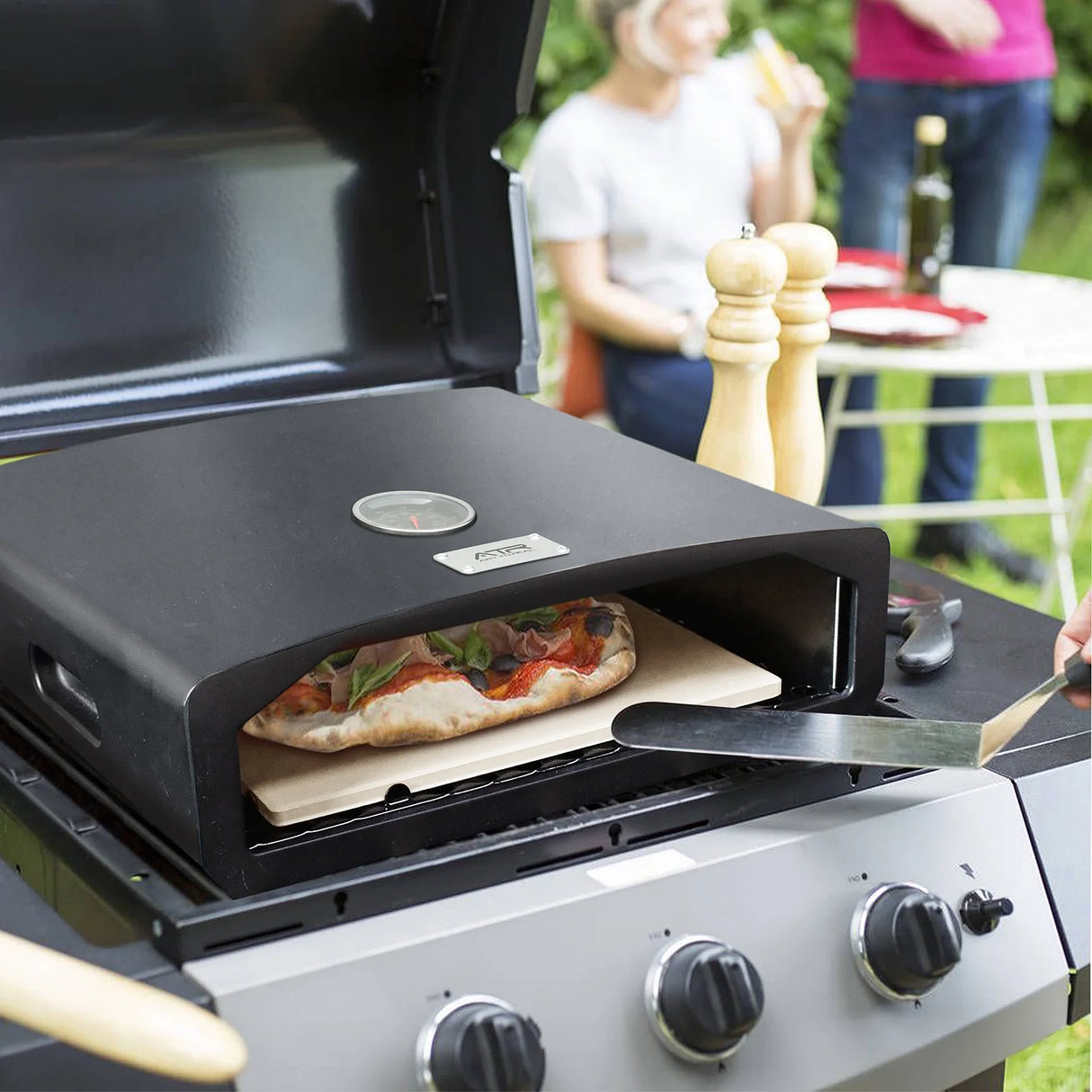 GRILL TOP PIZZA OVEN