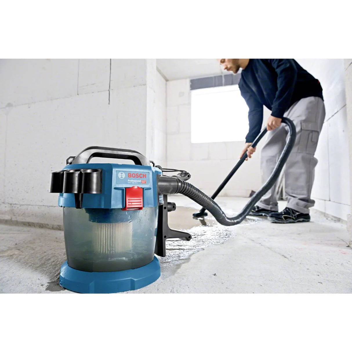 BOSCH GAS 18V 10L VACUUM - BODY ONLY
