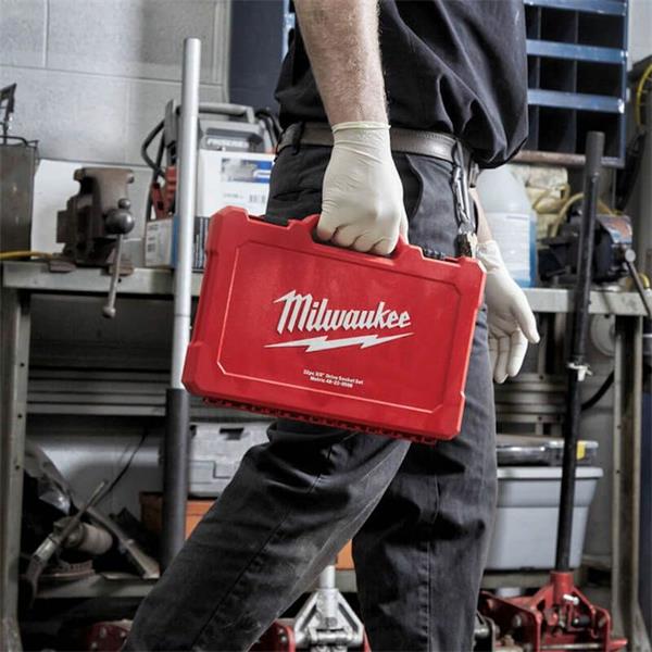 MILWAUKEE 1/4'' DRIVE 28PC RATCHET & SOCKET SET - METRIC