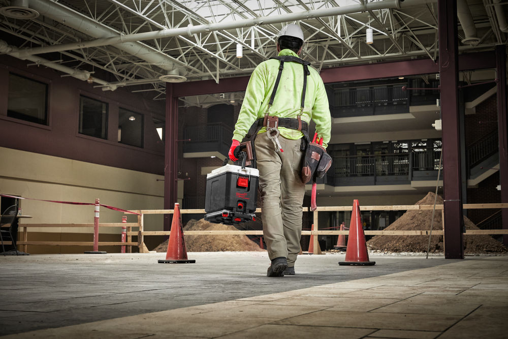 MILWAUKEE PACKOUT HARD COOLER BOX