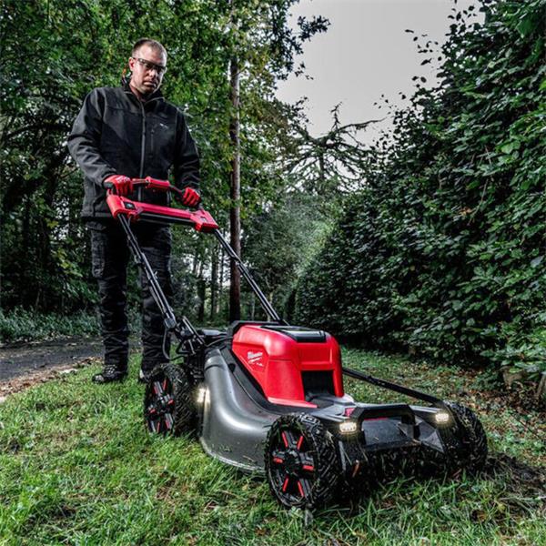 MILWAUKEE 53CM LAWNMOWER CW X2 12AH BATTERIES