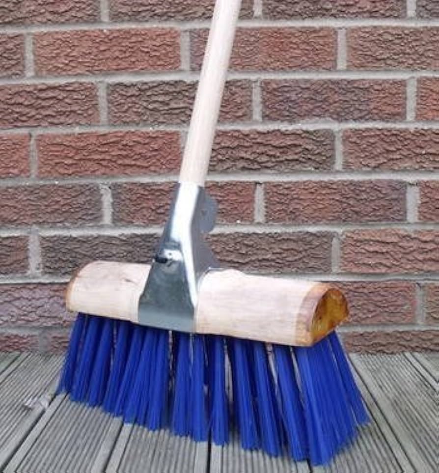 WORKMAN 13" BLUE SADDLEBACKYARD  BRUSH 5FT