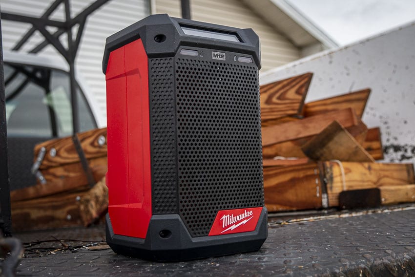 MILWAUKEE M12 RC DAB 12V RADIO & CHARGER