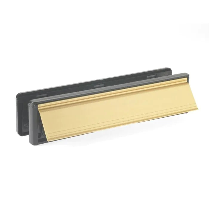 YALE ESSENTIALS 12' LETTERPLATE GOLD/BLACK