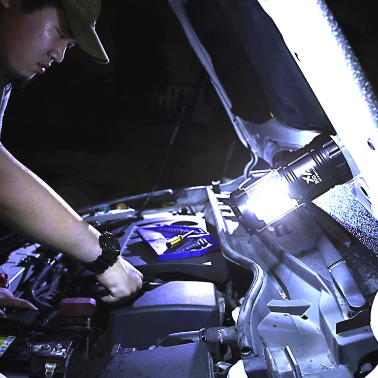 DEKTON PRO LIGHT ADVENTURER LANTERN 300 LUMEN